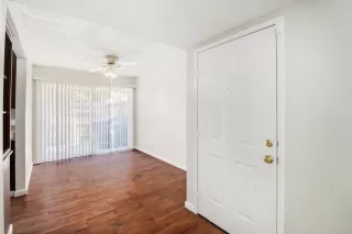 Photo #4: 224064200 Listing