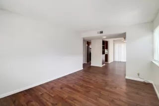 Photo #5: 224064200 Listing