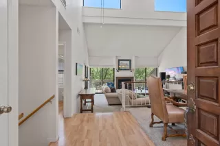 Photo #5: 224064836 Listing