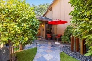 Photo #1: 224067217 Listing 