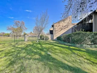 Photo #2: 224067935 Listing