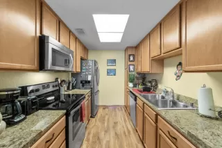 Photo #4: 224068714 Listing