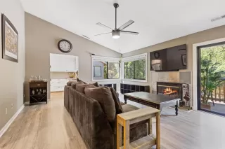 Photo #3: 224069459 Listing 