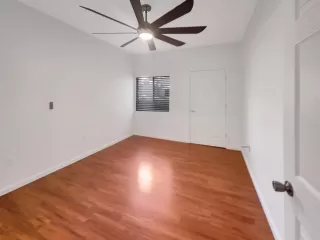 Photo #4: 224069608 Listing