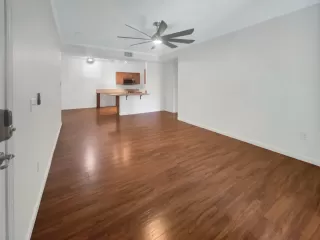 Photo #6: 224069608 Listing