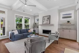 Photo #2: 224069897 Listing