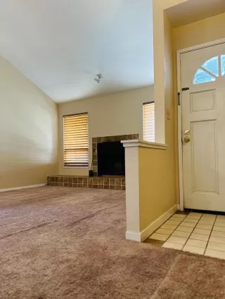 Photo #5: 224070507 Listing