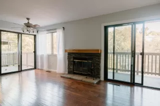 Photo #2: 224070565 Listing