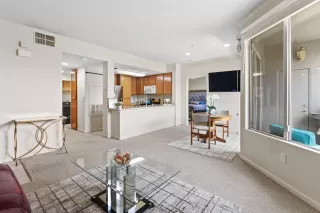 Photo #6: 224070691 Listing