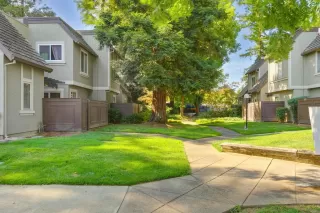 Photo #2: 224070883 Listing