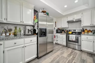 Photo #3: 224071563 Listing