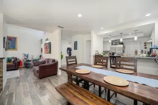 Photo #5: 224071563 Listing