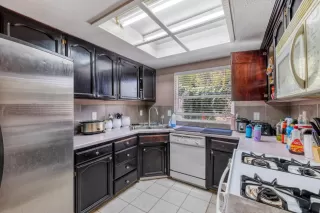 Photo #3: 224071925 Listing