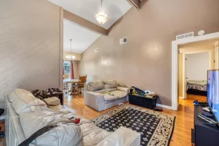 Photo #5: 224071925 Listing