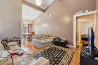 Photo #6: 224071925 Listing