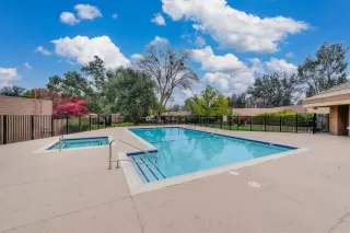 Photo #1: 224072101 Listing