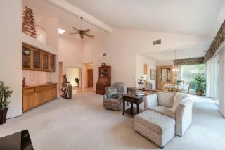 Photo #3: 224072194 Listing