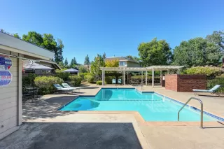 Photo #5: 224072194 Listing