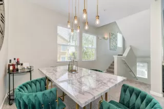 Photo #6: 224072389 Listing