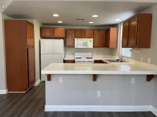 Photo #2: 224072928 Listing