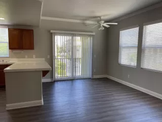 Photo #4: 224072928 Listing