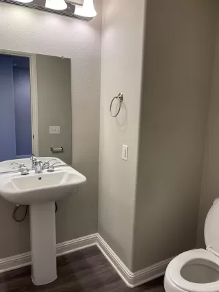 Photo #6: 224072928 Listing