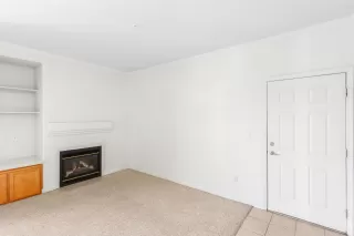 Photo #4: 224072943 Listing