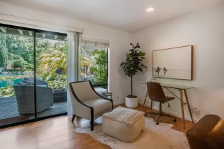 Photo #6: 224073889 Listing