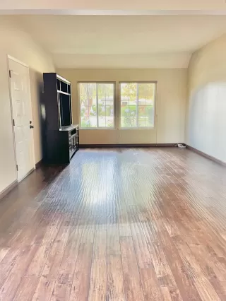 Photo #2: 224074518 Listing