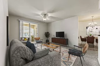 Photo #2: 224074841 Listing