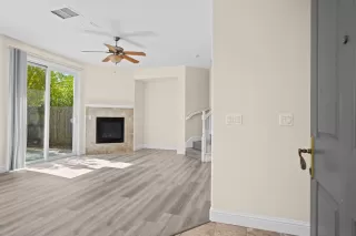 Photo #2: 224075160 Listing