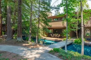 Photo #1: 224075434 Listing