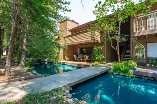 Photo #2: 224075434 Listing