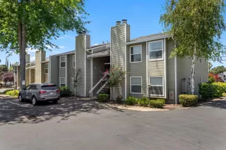 Photo #2: 224075437 Listing