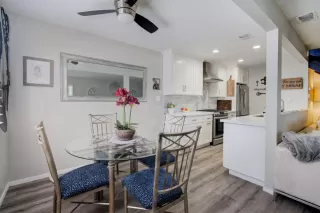 Photo #4: 224075535 Listing