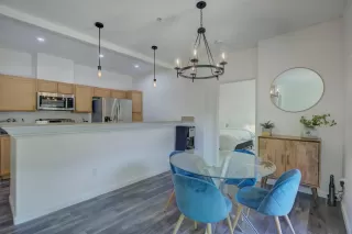 Photo #4: 224075559 Listing