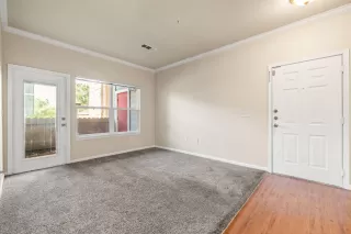 Photo #2: 224075580 Listing 