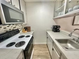 Photo #6: 224075734 Listing