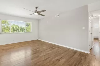 Photo #2: 224076056 Listing 