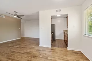 Photo #6: 224076056 Listing 