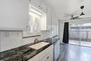 Photo #5: 224076218 Listing