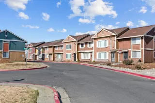 Photo #2: 224076367 Listing 