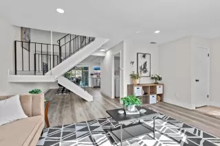 Photo #5: 224076367 Listing 