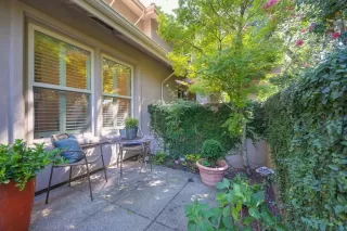 Photo #4: 224076811 Listing