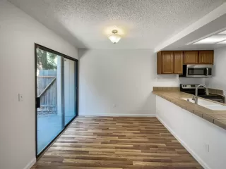 Photo #6: 224076918 Listing