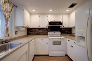 Photo #5: 224076967 Listing 