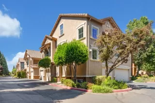 Photo #1: 224077011 Listing