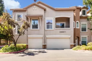 Photo #2: 224077011 Listing