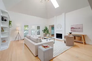 Photo #4: 224077524 Listing