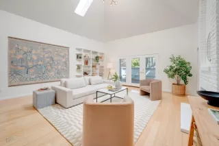 Photo #5: 224077524 Listing